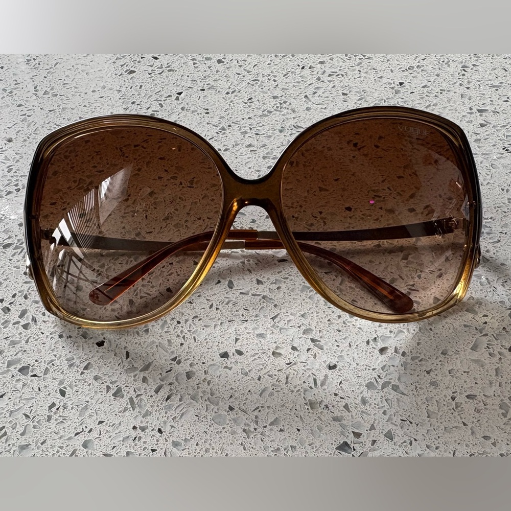 VOGUE Brown Sunglasses LIKE NEW